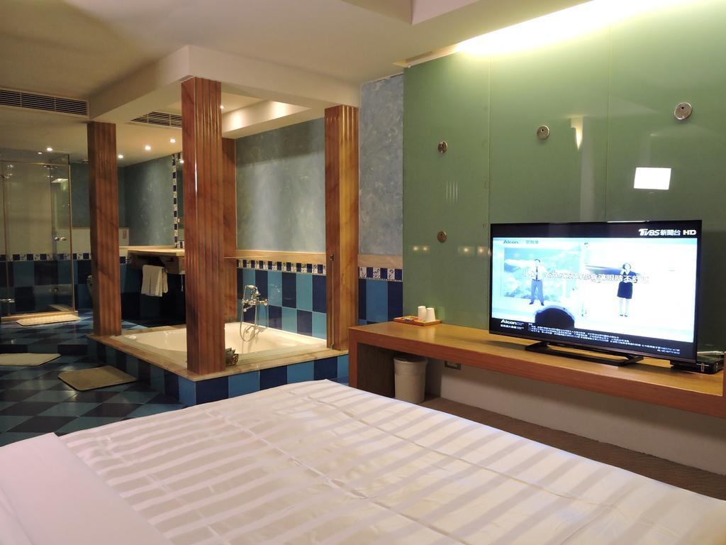 Edinburgh Motel Tainan Luaran gambar