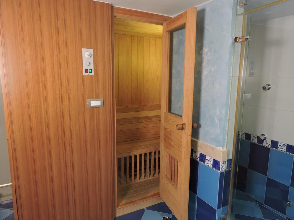 Edinburgh Motel Tainan Luaran gambar
