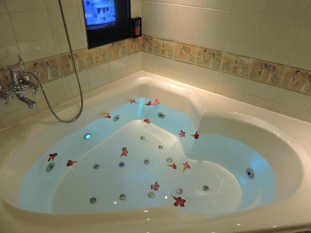 Edinburgh Motel Tainan Luaran gambar