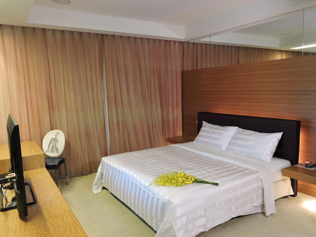 Edinburgh Motel Tainan Luaran gambar