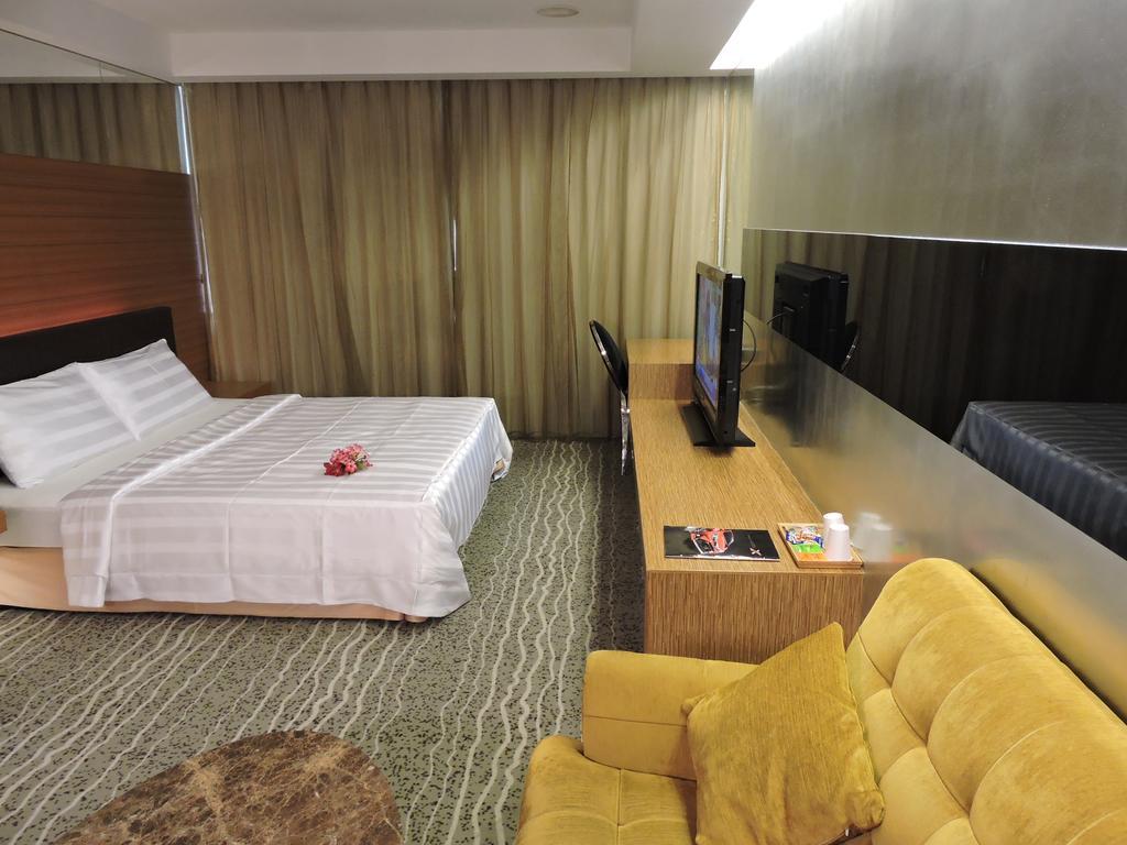 Edinburgh Motel Tainan Luaran gambar