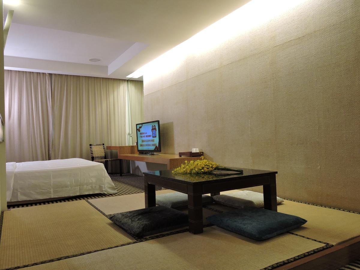 Edinburgh Motel Tainan Luaran gambar