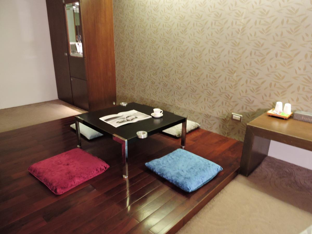 Edinburgh Motel Tainan Luaran gambar