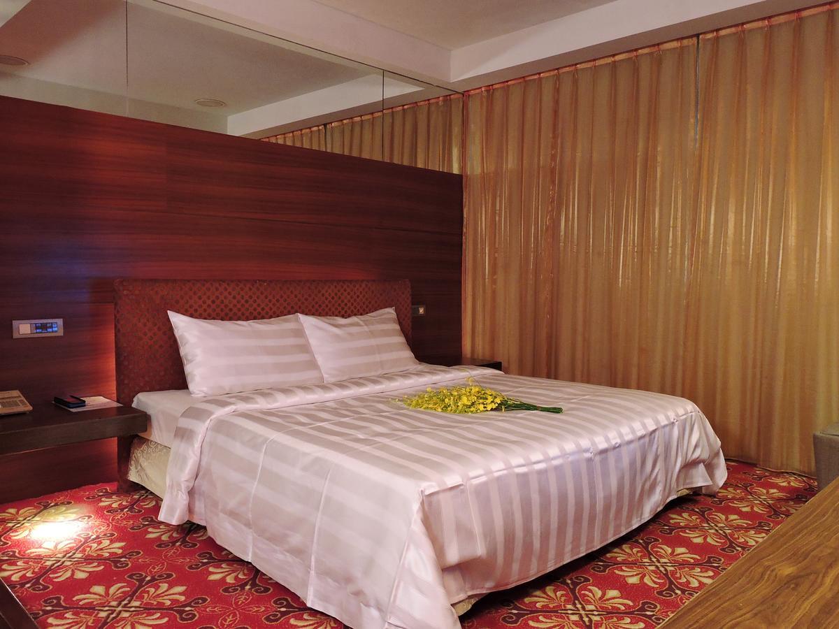 Edinburgh Motel Tainan Luaran gambar