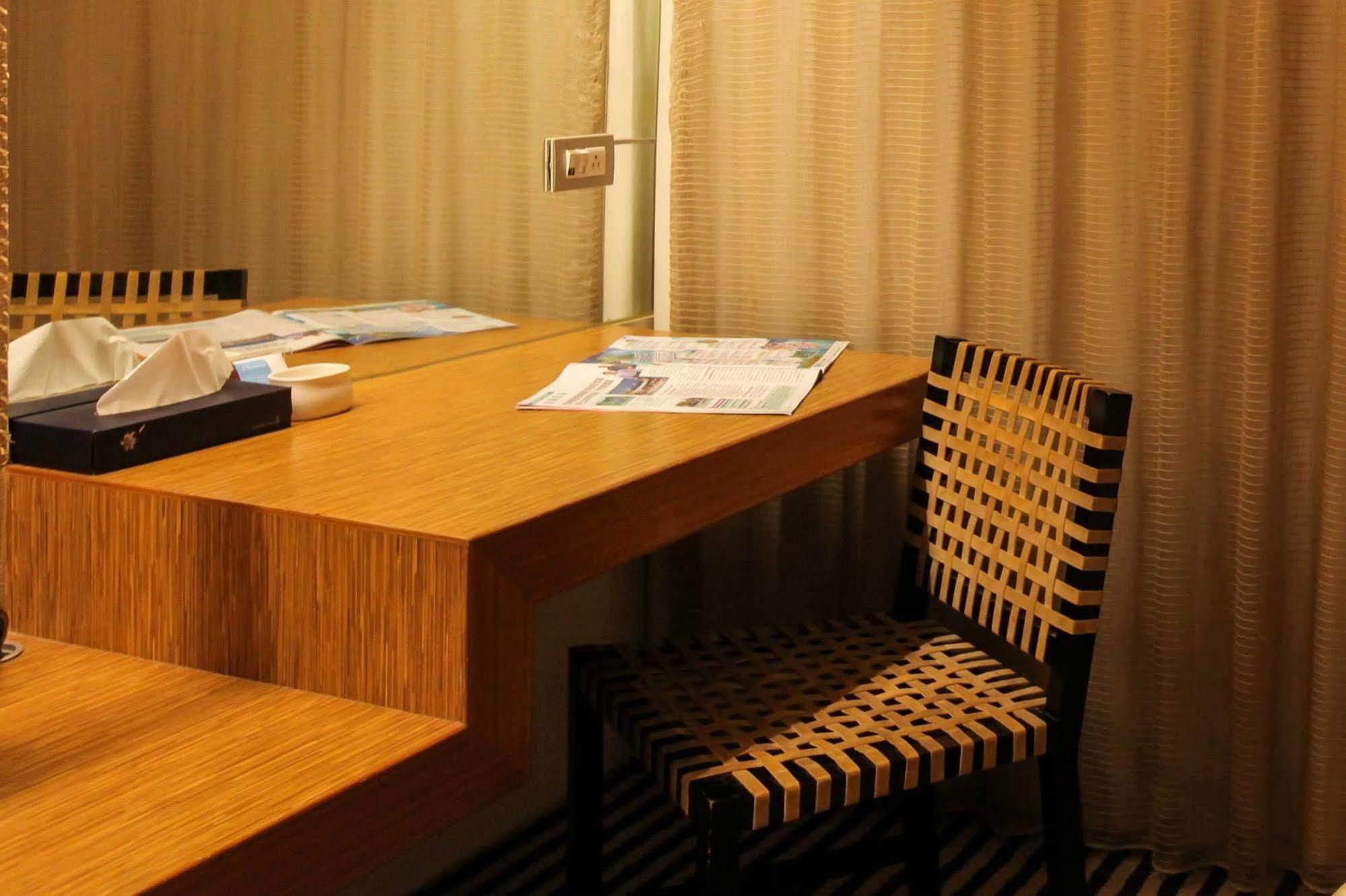 Edinburgh Motel Tainan Luaran gambar