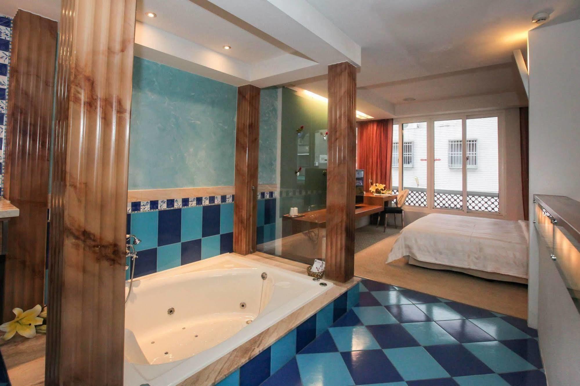 Edinburgh Motel Tainan Luaran gambar