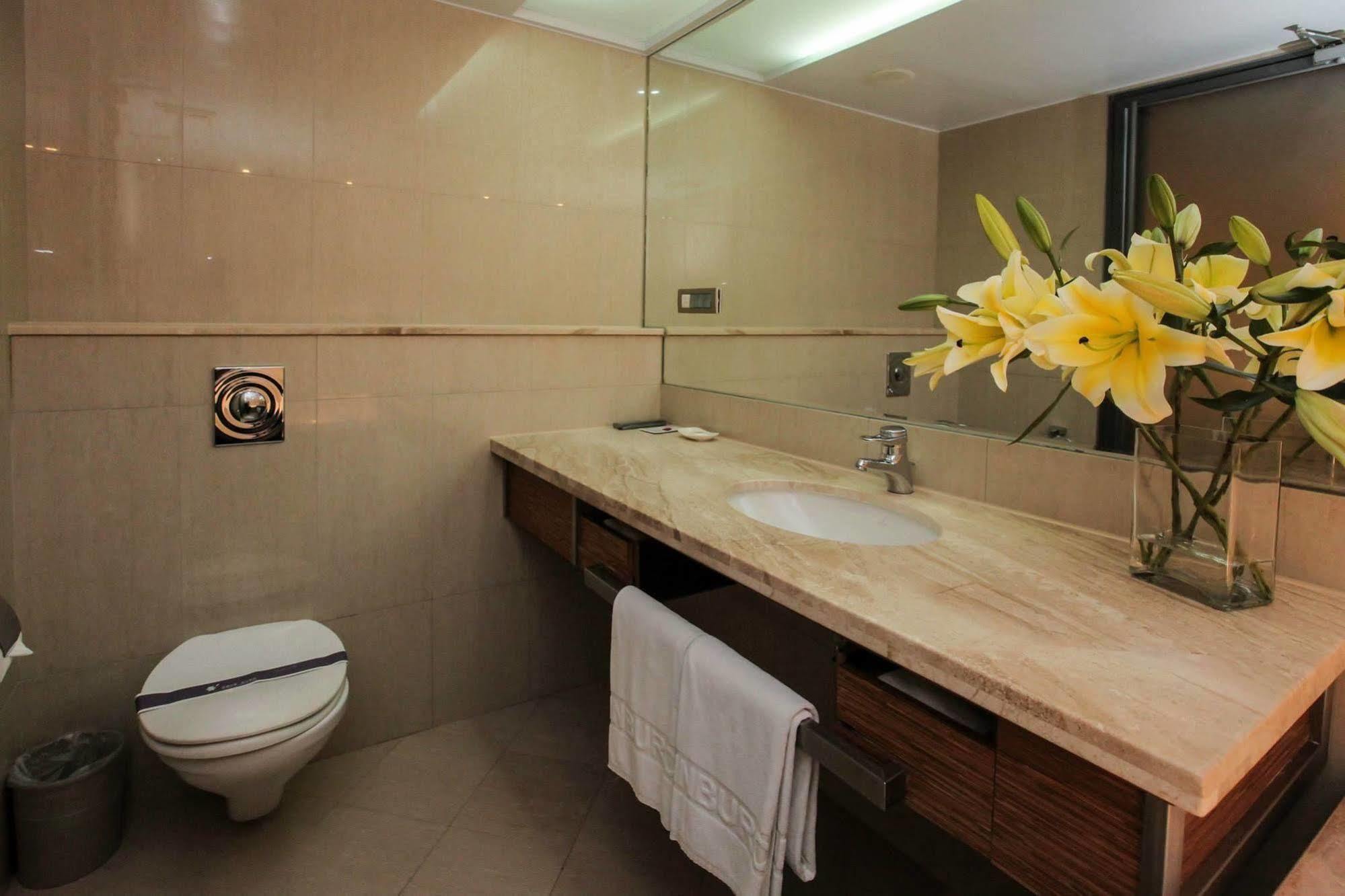 Edinburgh Motel Tainan Luaran gambar